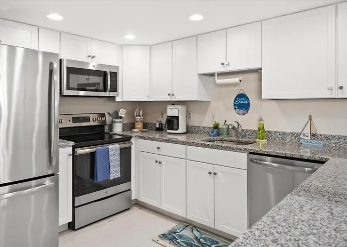 Stunning Ocean Front 2 Bedroom Quay With Indoor Pool!