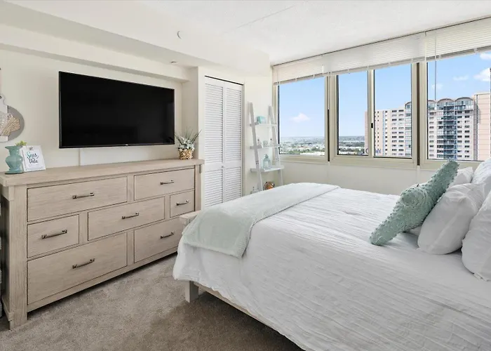 Stunning Ocean Front 2 Bedroom Quay With Indoor Pool! *