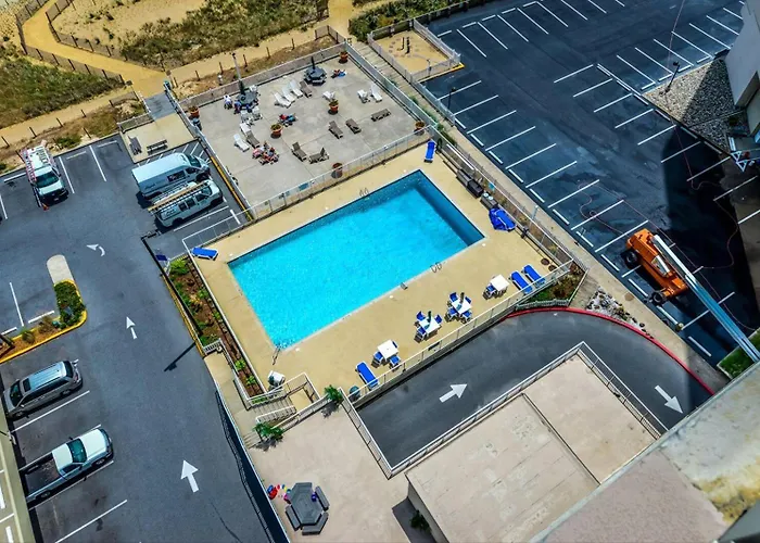 Stunning Ocean Front 2 Bedroom Quay With Indoor Pool!