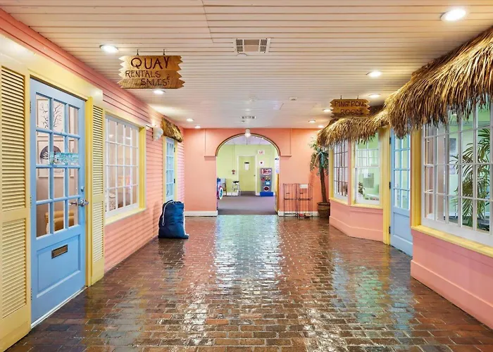Stunning Ocean Front 2 Bedroom Quay With Indoor Pool! *